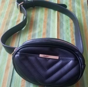 Designer Looking Fanny Pack. size L Never Used!
